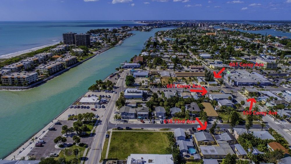 THE ST. PETE BEACH VILLAS (14-UNIT APARTMENT COMPLEX)- SELLER FINANCING AVAILABLE! : 550 Corey Ave, St Pete Beach, FL 33706